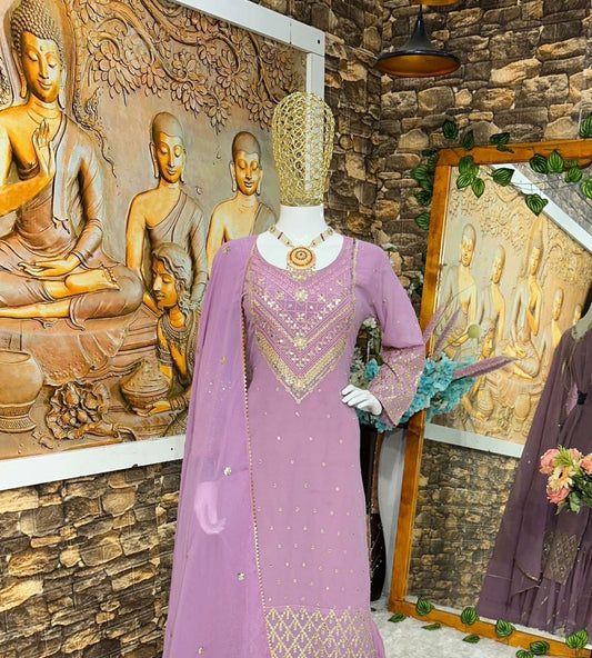 HAVY FOUX GOARGATYE WITH HAVY EMBROIDERY WORK