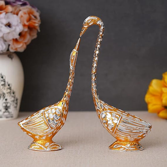 Kissing Duck, Swan Showpiece For Home Decor - 29 cm (Aluminium, Golden )