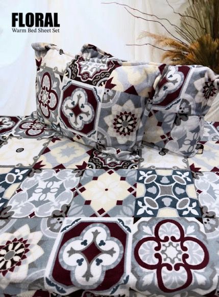 QUEEN SIZE FLORAL WARM BEDSHEET