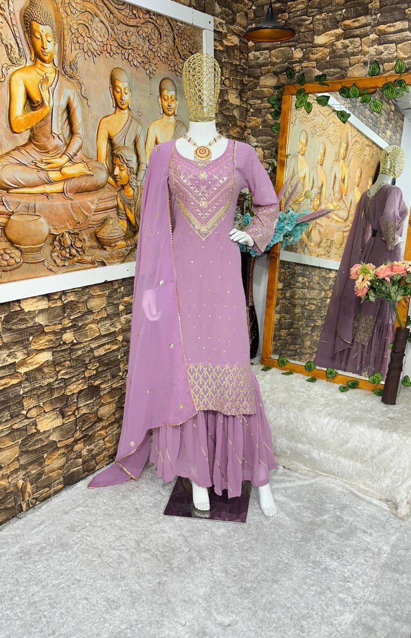 HAVY FOUX GOARGATYE WITH HAVY EMBROIDERY WORK