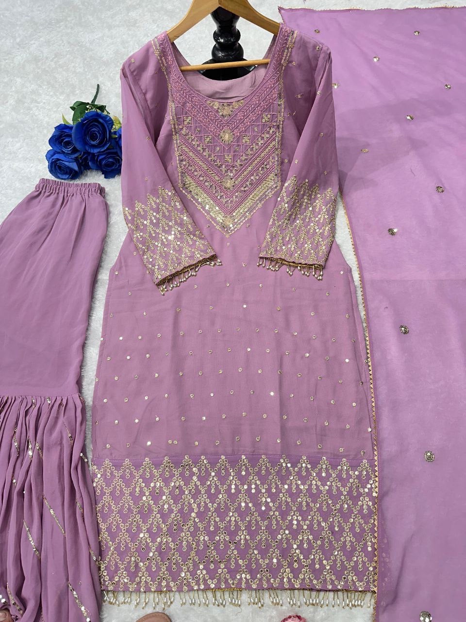 HAVY FOUX GOARGATYE WITH HAVY EMBROIDERY WORK