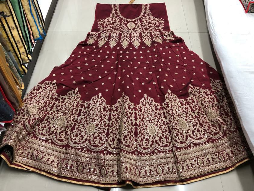 Heavy Tapeta with Embroidery  + sequence work with stone work and back side work