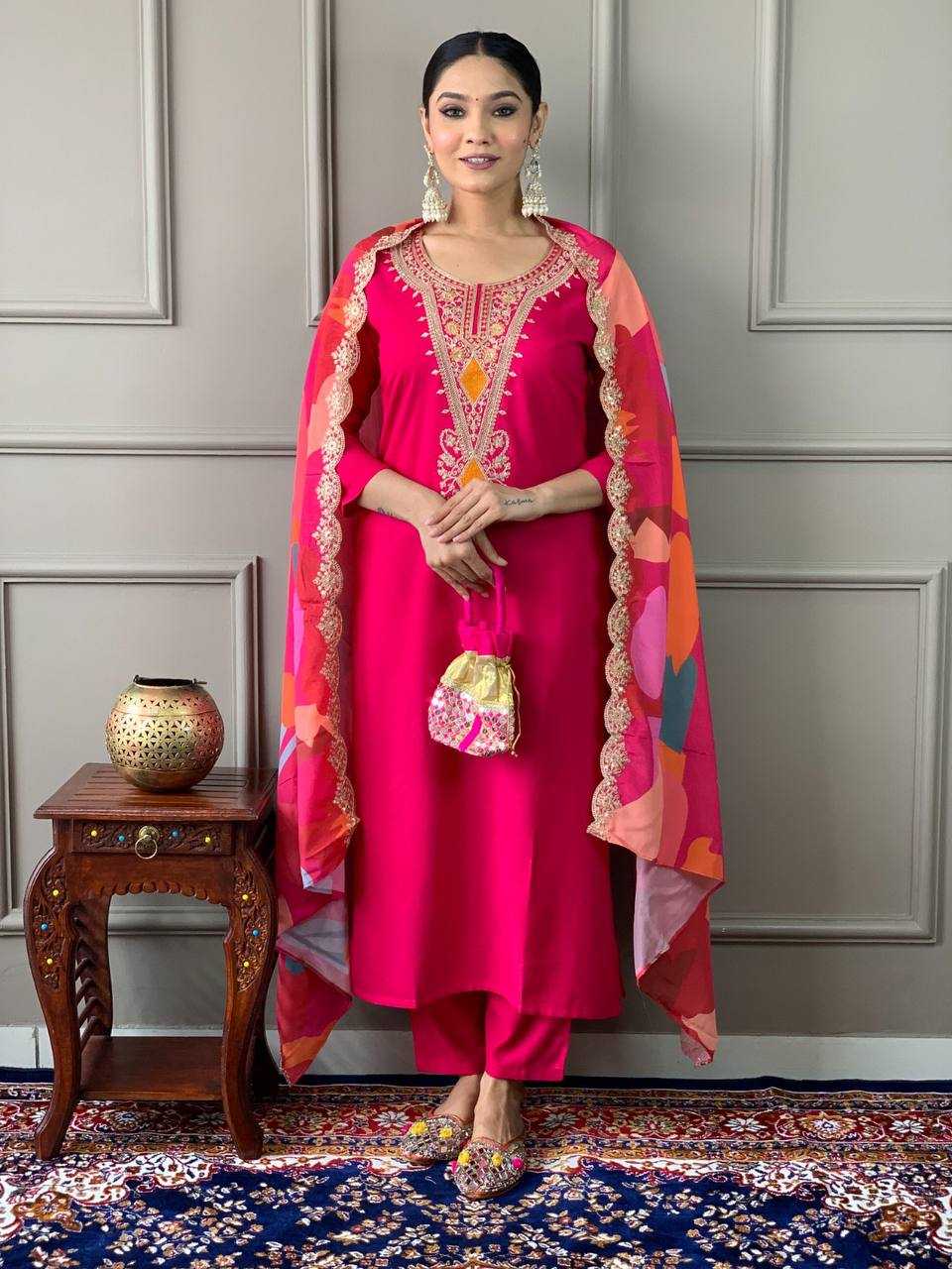 Suits & Dresses Wholesale Ladies Suits Designer Suits Silk Suits Manufacturer